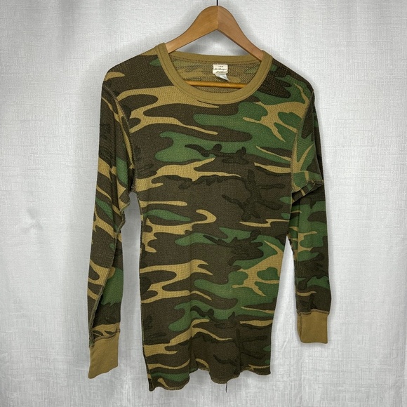 J.F. Morgan Other - RETRO CAMO Print Thermal Large Vintage Long Sleeve Shirt